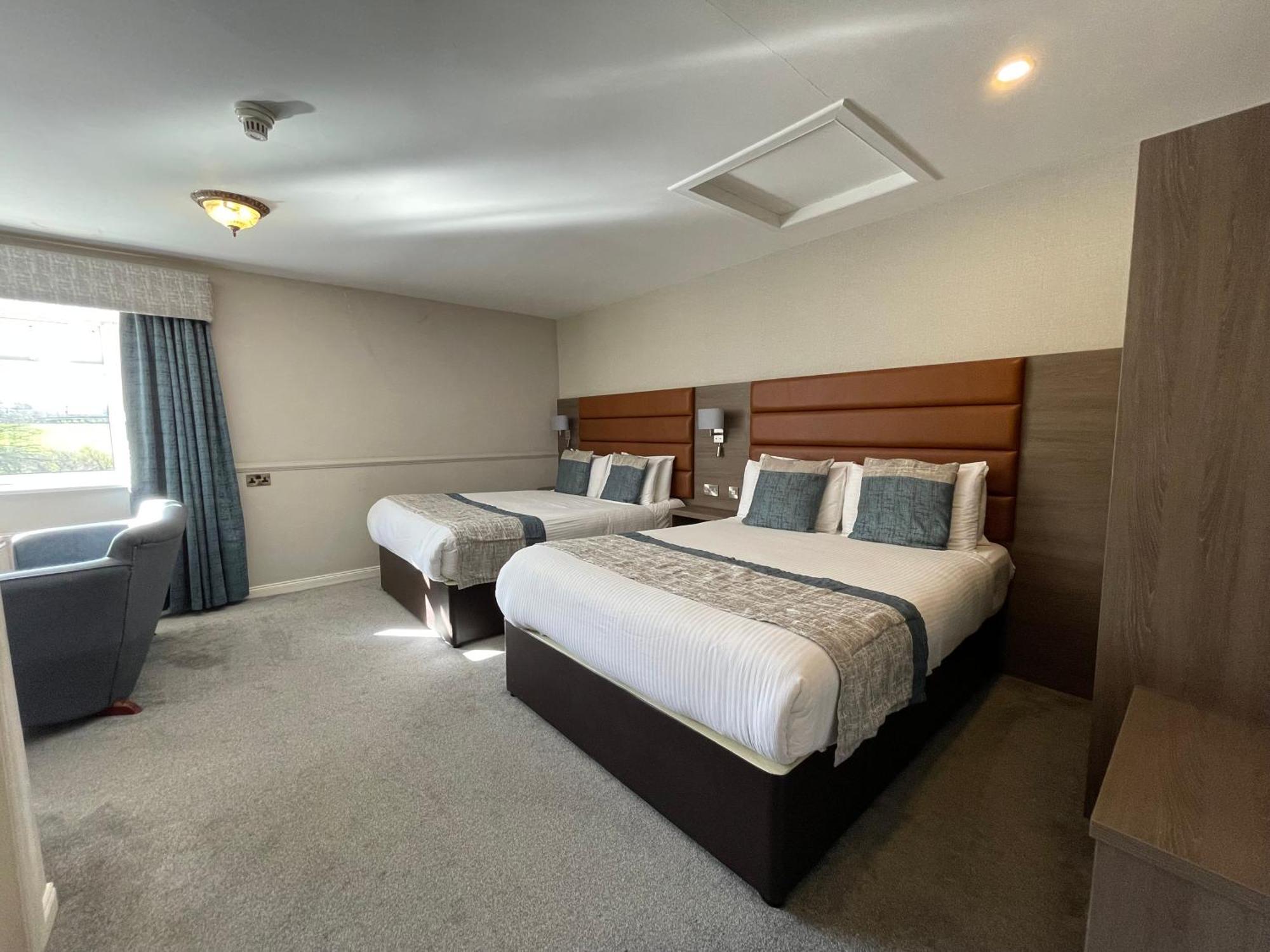 Bushtown Hotel & Spa Колрейн Екстер'єр фото